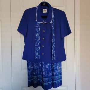 Leslie Fay Blue Skirt Set with‎ Scarf